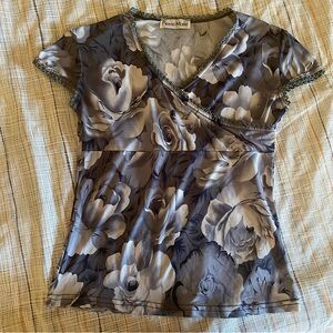 Blue grey vintage rose pattern wrap t-shirt